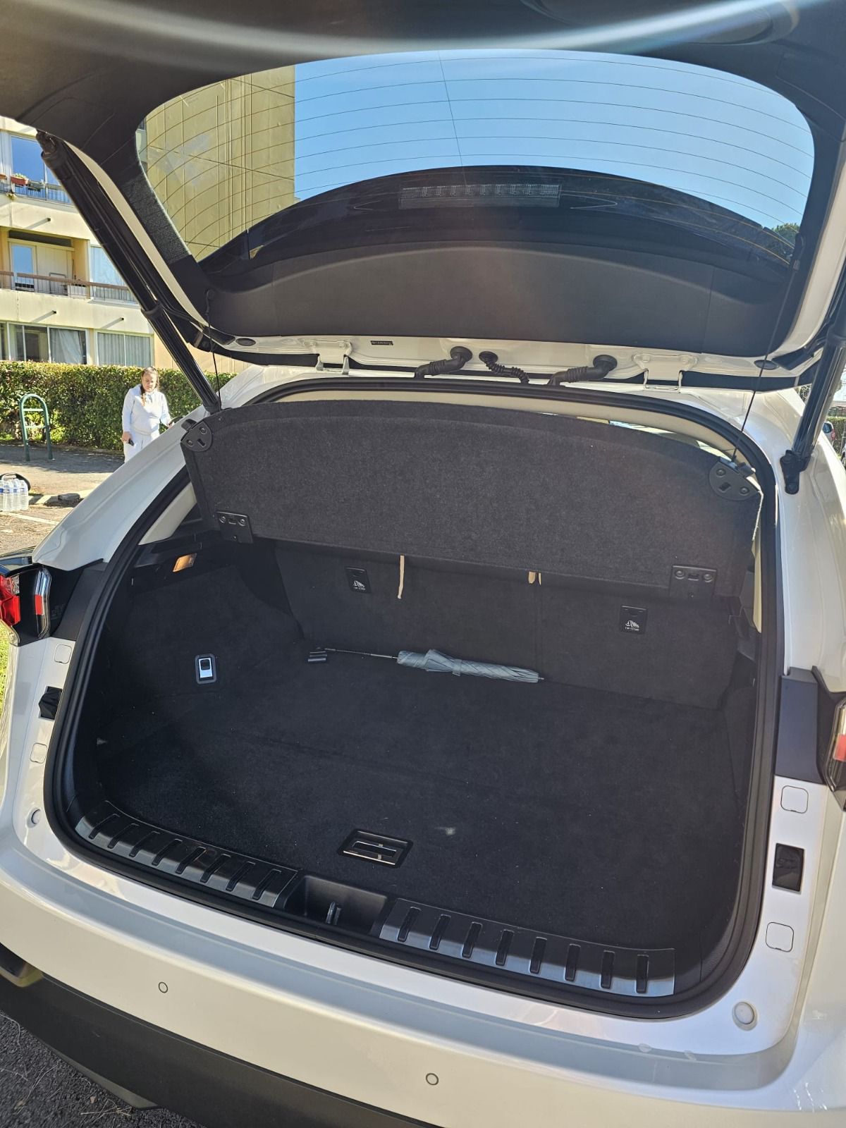 Lexus NX 300h E-FOUR Executive Line Hybride 197 ch Automatique 2018 - 64 400 km – Image 4